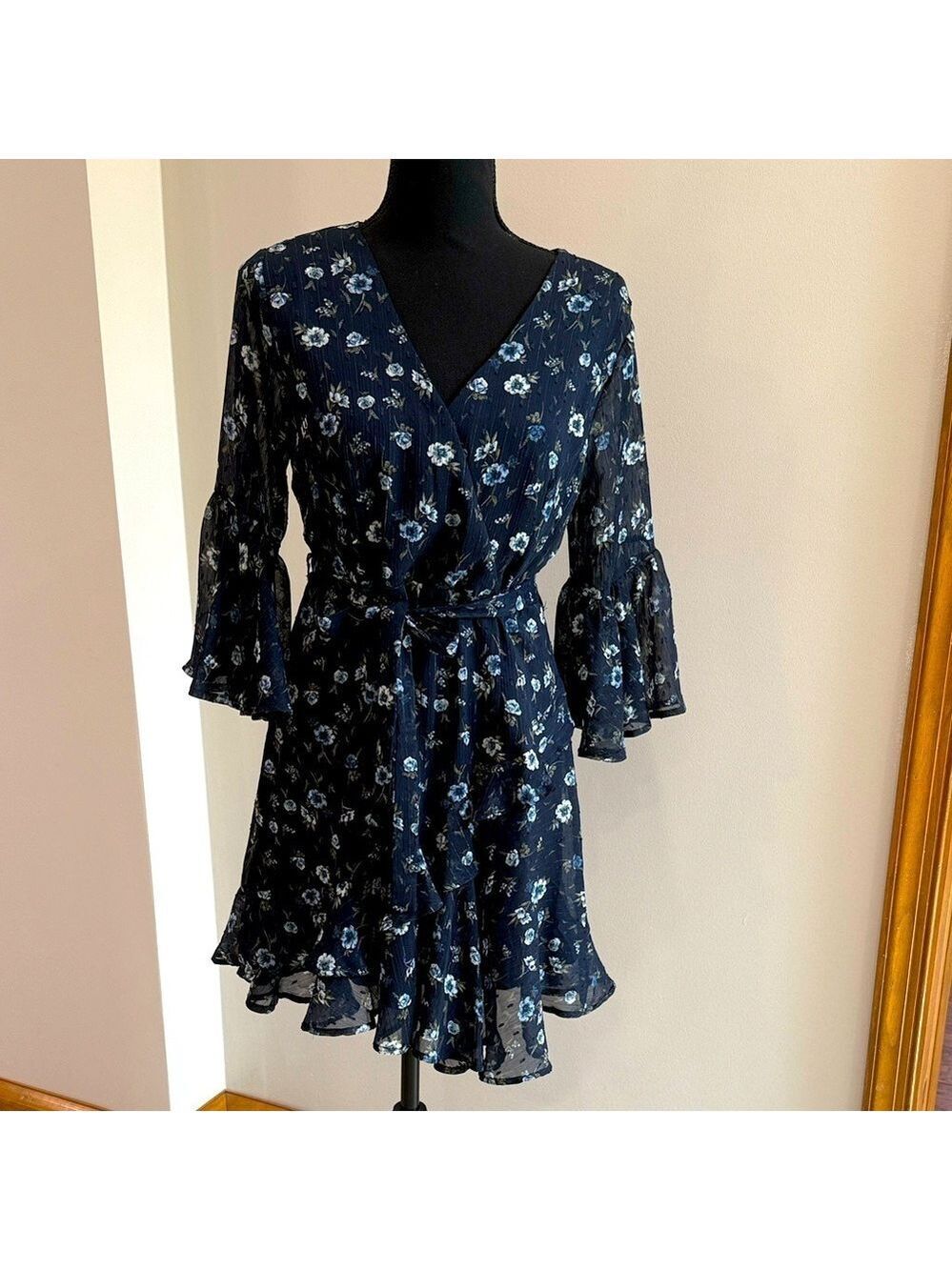 Altar’d State Women's Blue Floral Metallic
Stripe Mini Ruffle Dress Size Medium